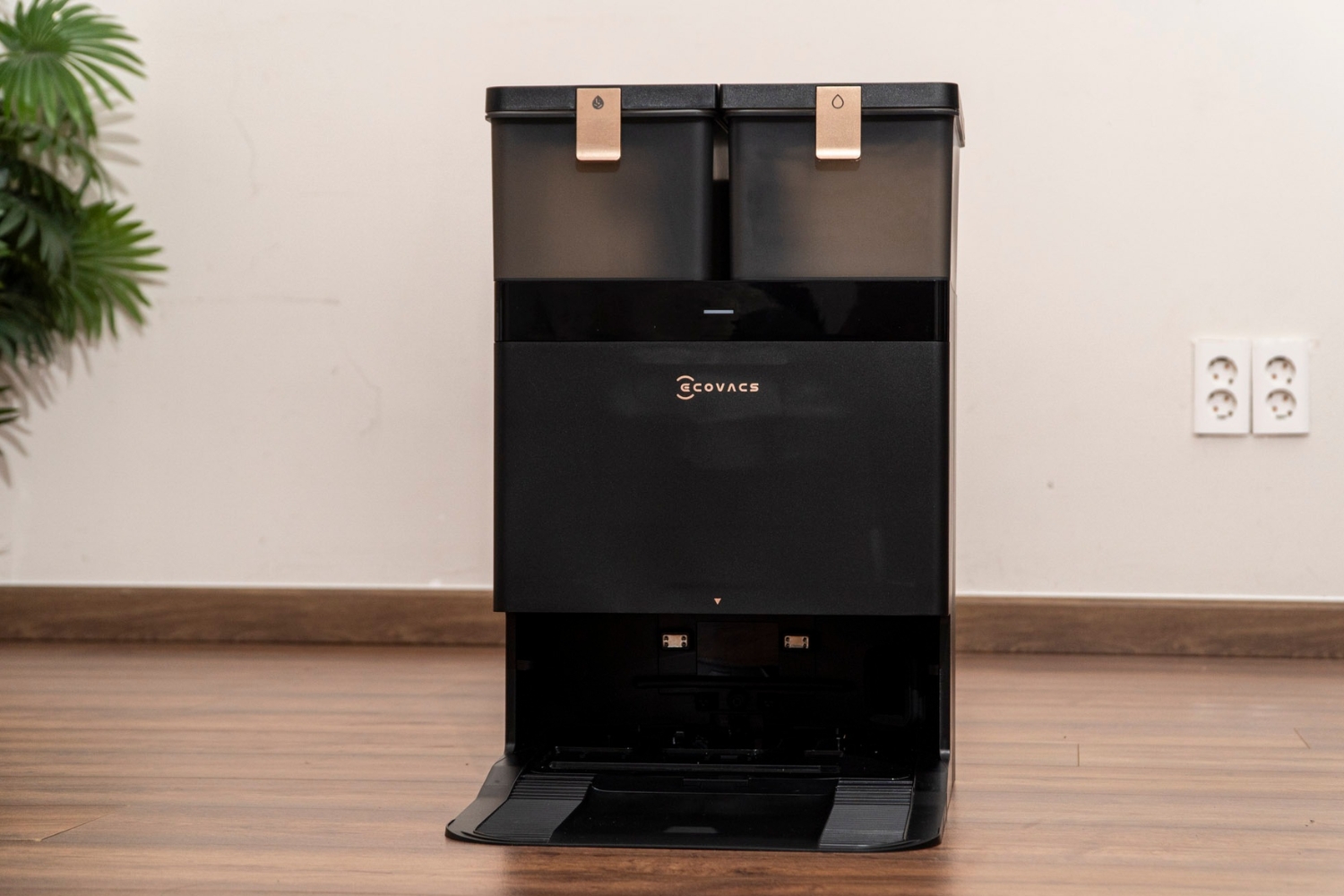 ECOVACS DEEBOT X8 Pro Omni dock