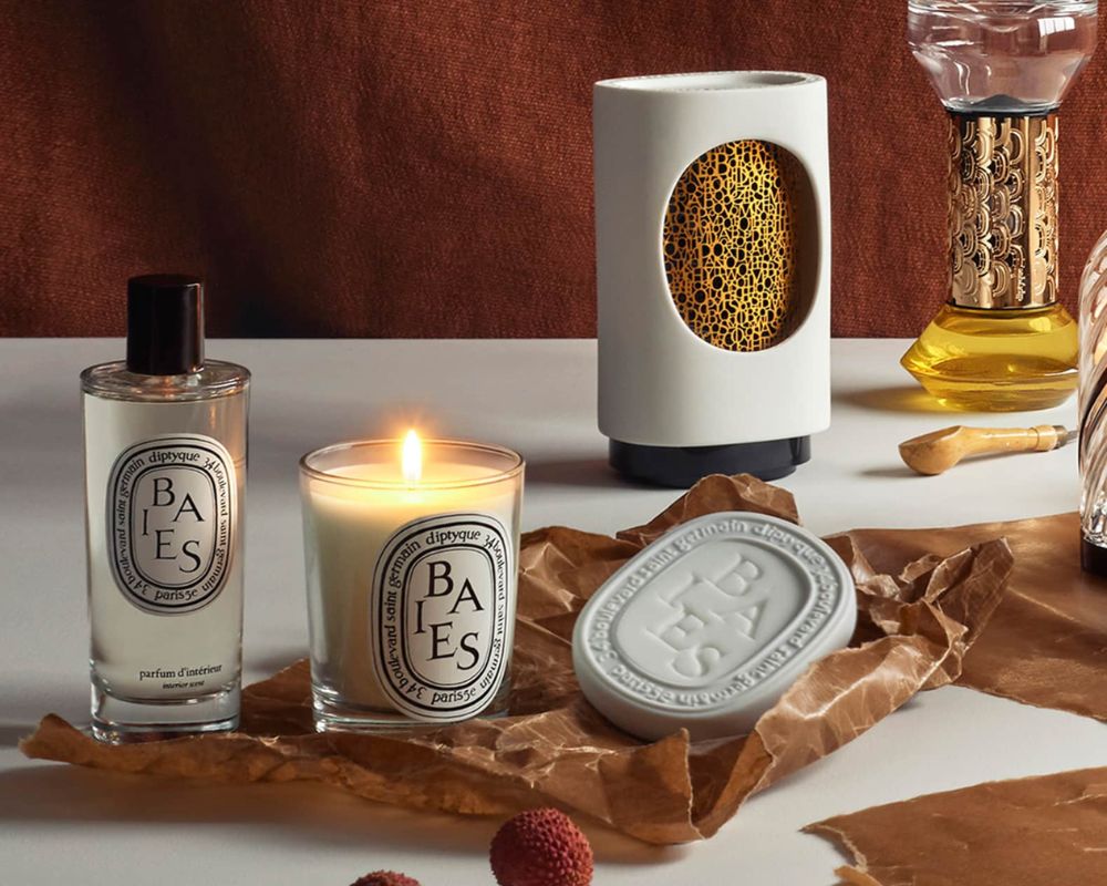 Top 10 Best Scented Living Room Candles for Comfort & Elegance Jo Malone Lime Basil & Mandarin Candle- Top best scented living room candles